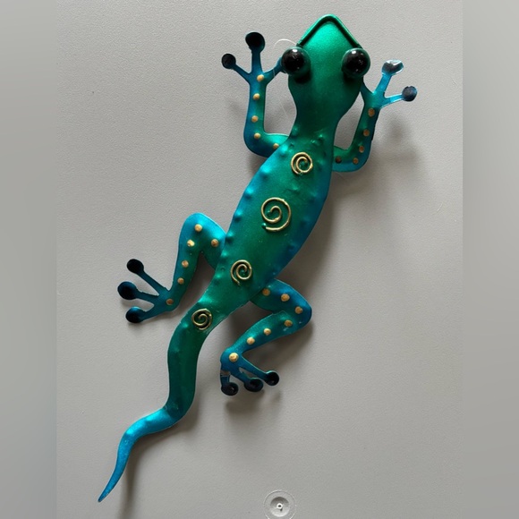 Decorative Green and Blue Gecko Wall Art - Picture 2 of 4
